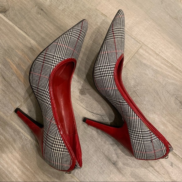 Diva DNA Shoes - DIVA DNA Plaid Pumps♥️